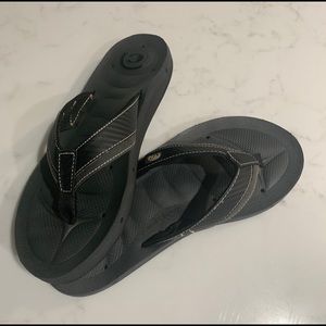 Men’s Cobian sandals size 10